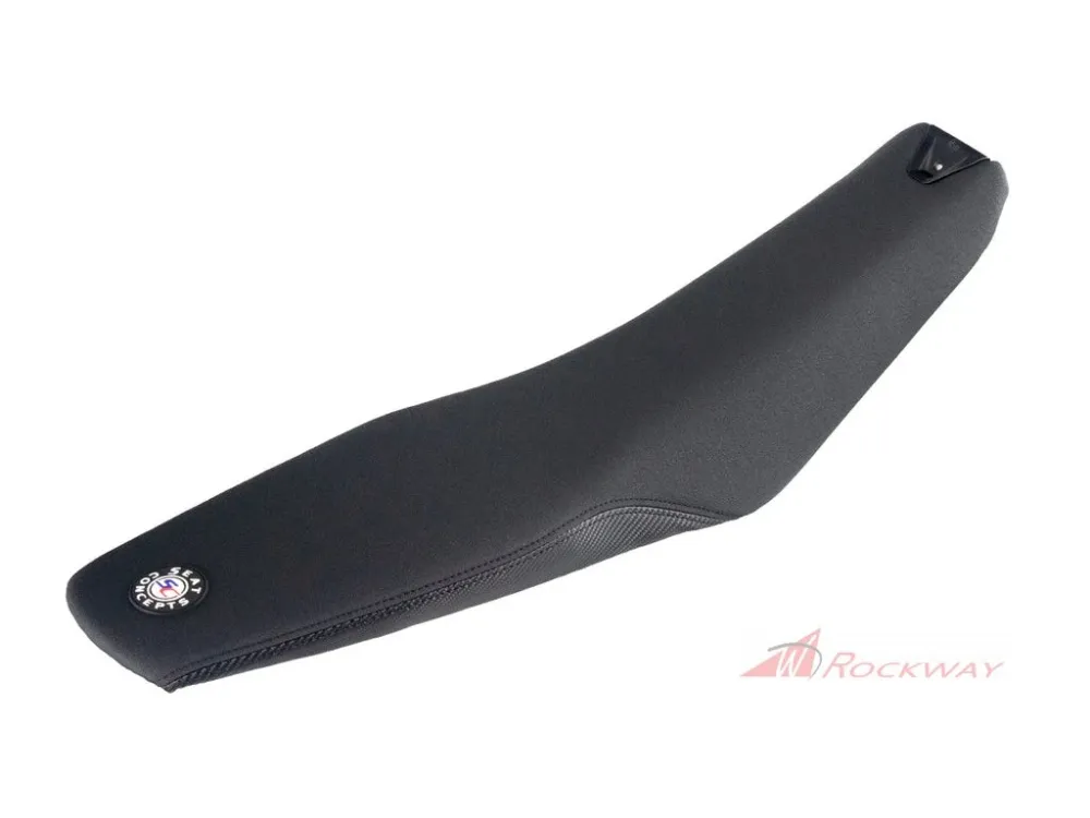 Kompletní sedlo Seat Concepts Comfort | KTM (2022) SX-F Factory Edition | (2023+) XC/SX/SXF/XCF | (2024+) EXC/EXCF/XCW/XCFW- Černé prošívání/Možnosti potahu: Black Carbon Fiber Sides / Black Semi-Grip Top Levný